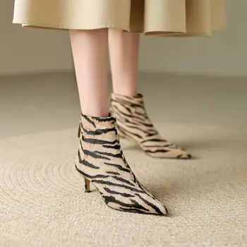 2023 Новые женские туфли на высоком каблуке с острым носком, элегантные короткие ботинки из конского волоса с леопардовым рисунком, Модные кожаные ботинки для пригородных поездок